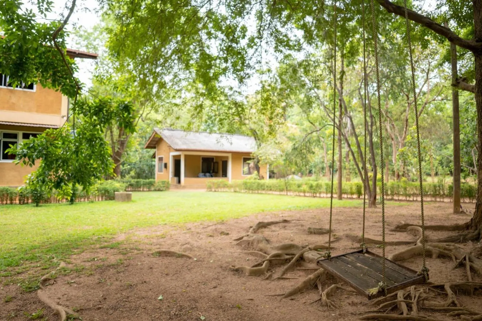 Upies Folly Lakeside Bungalow Hotel Habarana 0*,