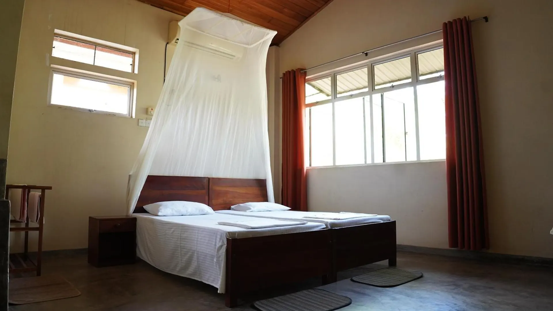 Guest house Upies Folly Lakeside Bungalow Hotel Habarana